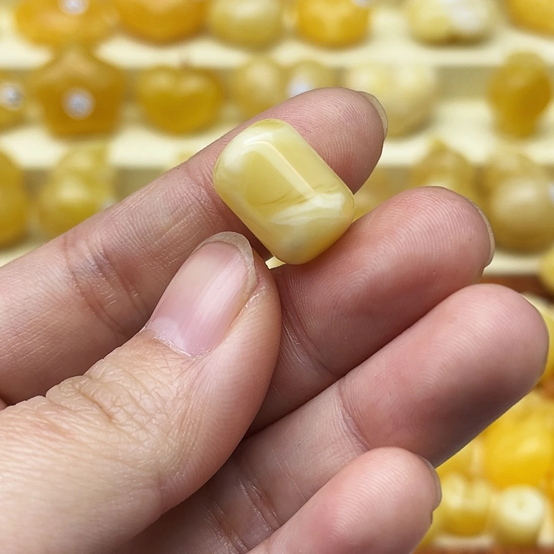 蜜蜡未镶嵌裸石天然