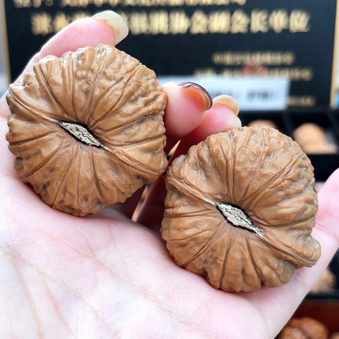 把件文玩核桃43毕业级正圆卡姿兰石膏底➕正肩43s3