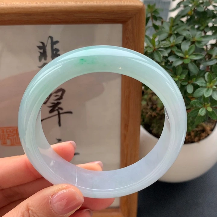 翡翠手镯未镶嵌翡翠手镯56