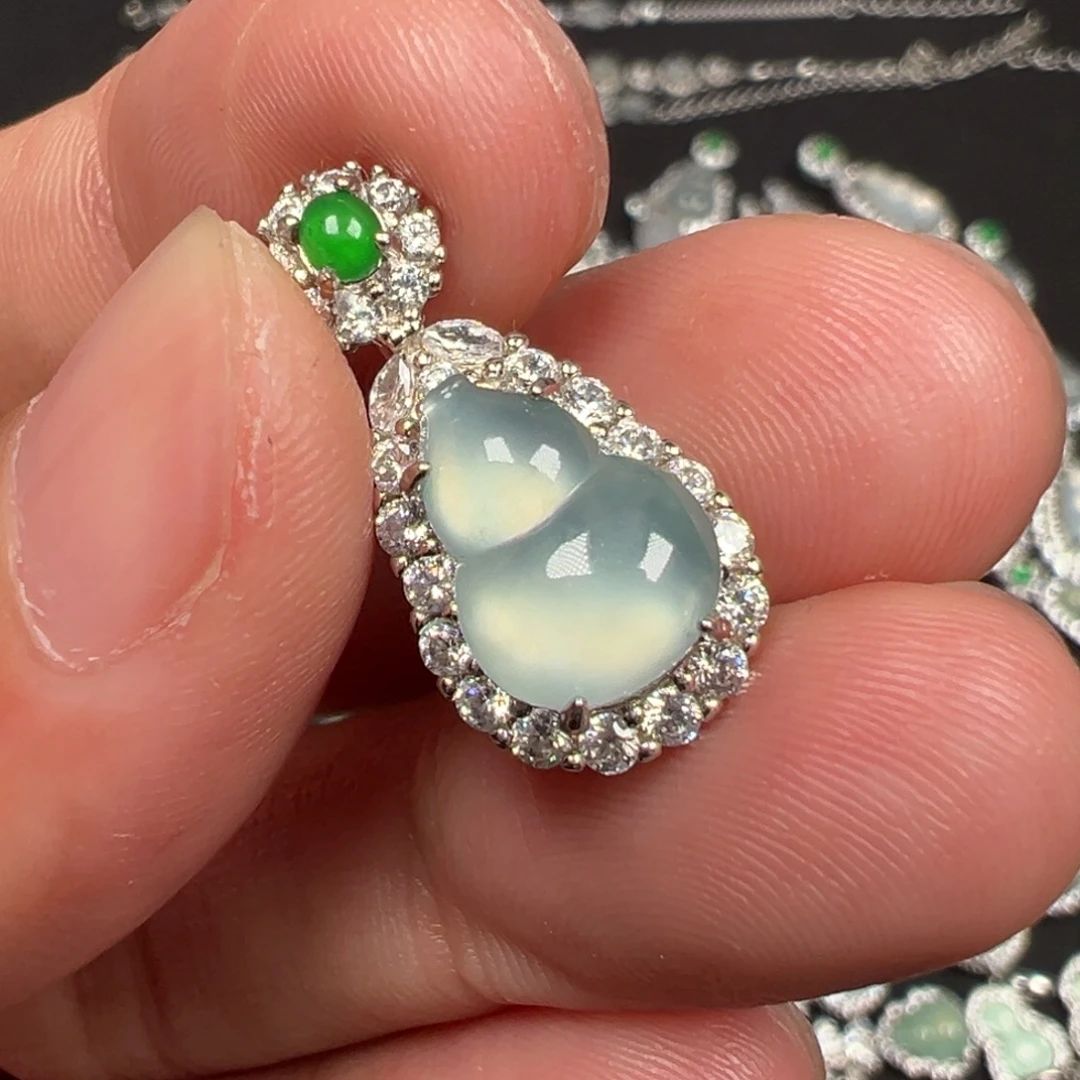 H****翡翠银S925镶嵌颈饰葫芦