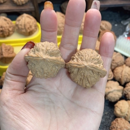 文玩核桃吊坠16靠山王