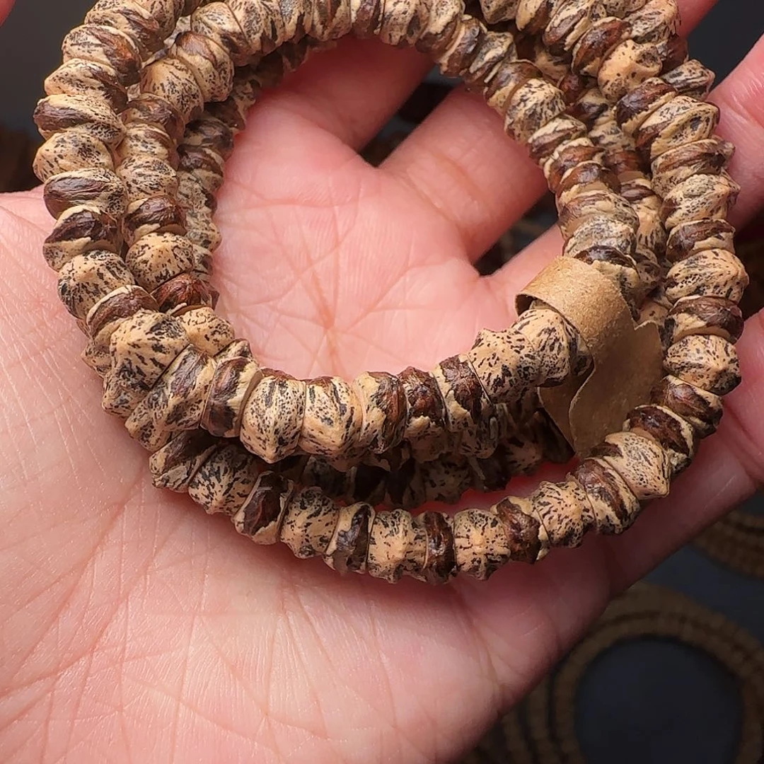 柏香籽/百香籽吊坠拉**王