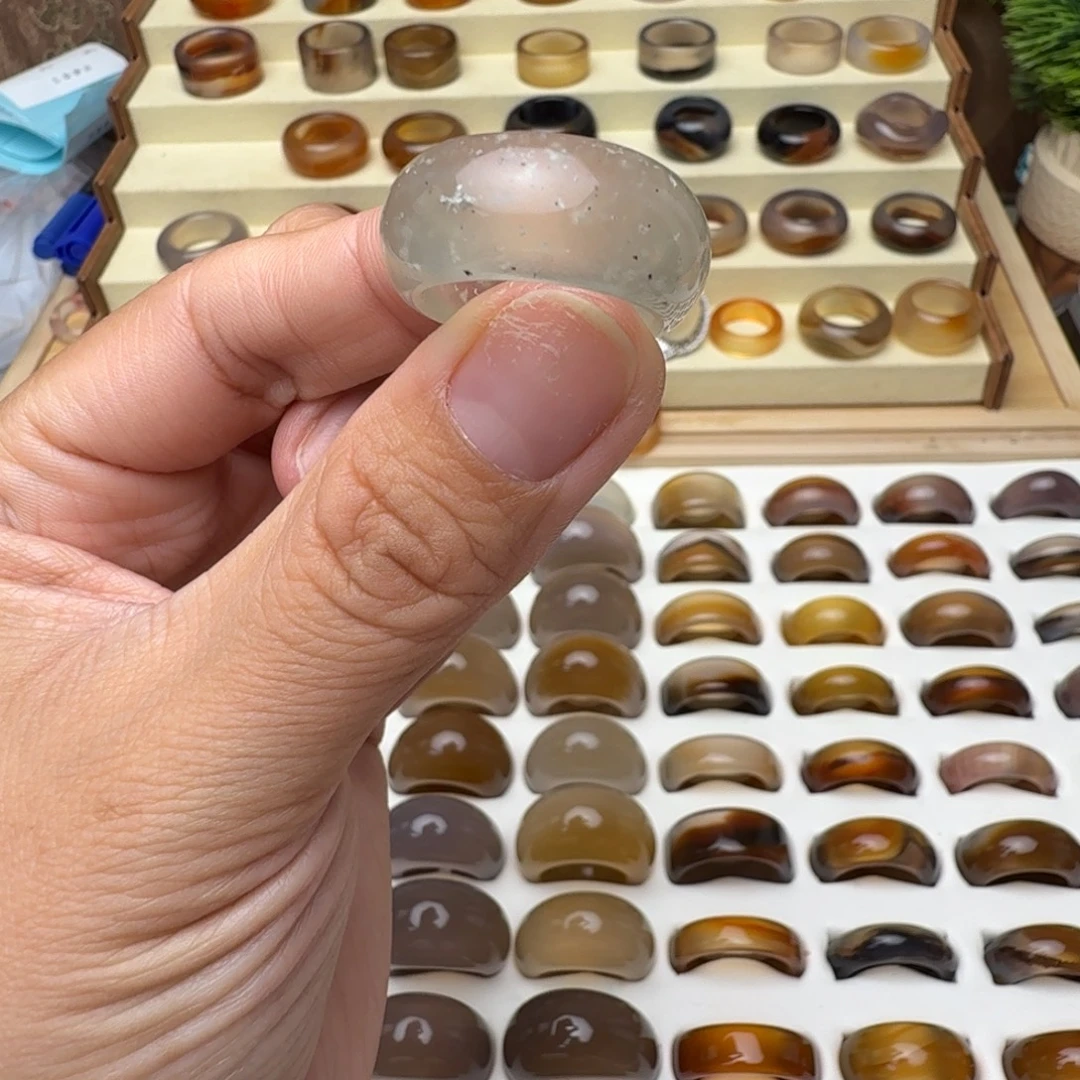 玛瑙/玉髓未镶嵌戒圈17圈微瑕福利不退换介意勿拍