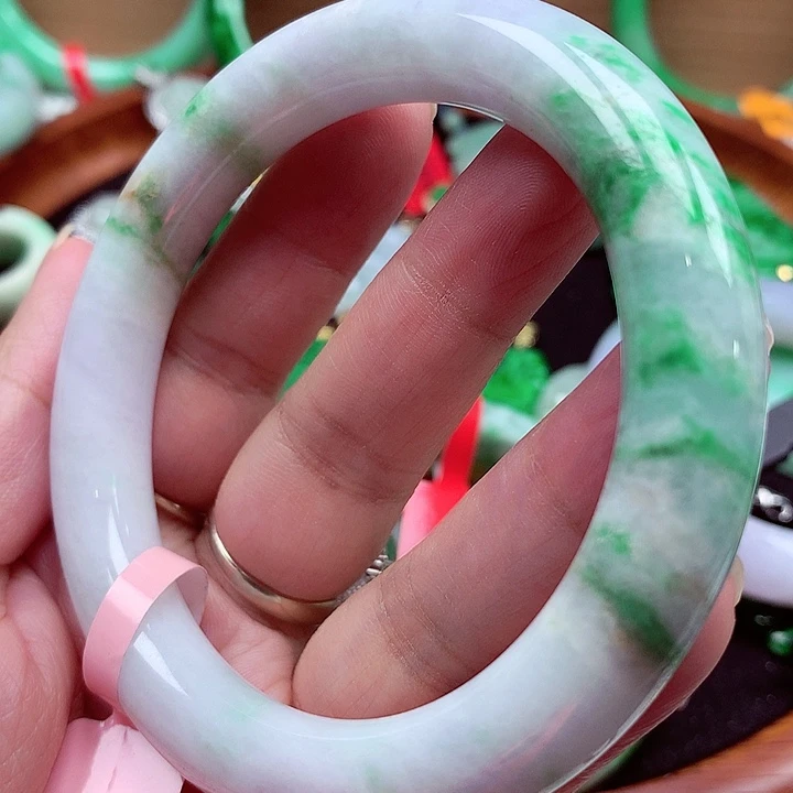 翡翠未镶嵌手镯翡翠