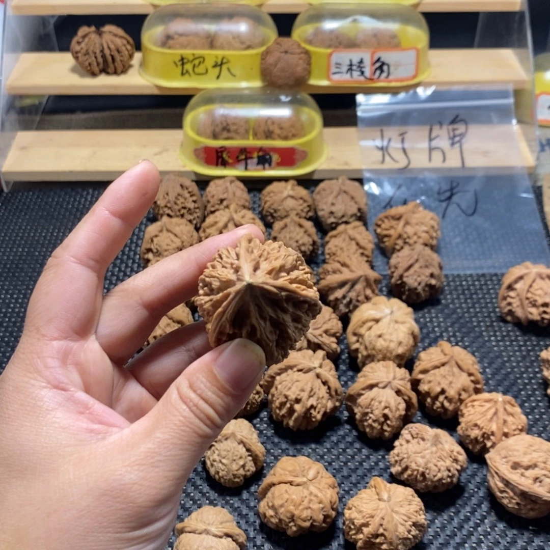 Ｒ***飞文玩核桃吊坠核桃异形
