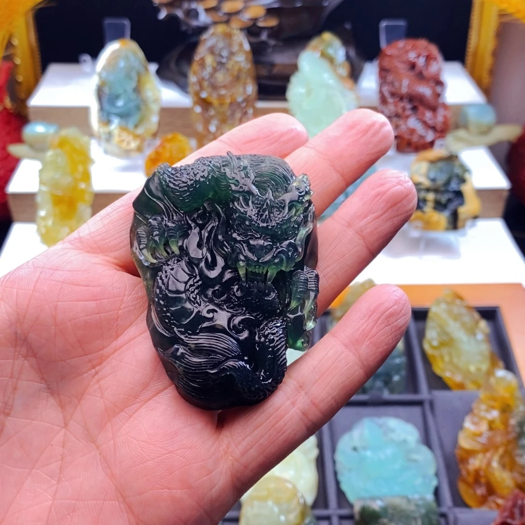 蛇纹石玉未镶嵌颈饰大*牛