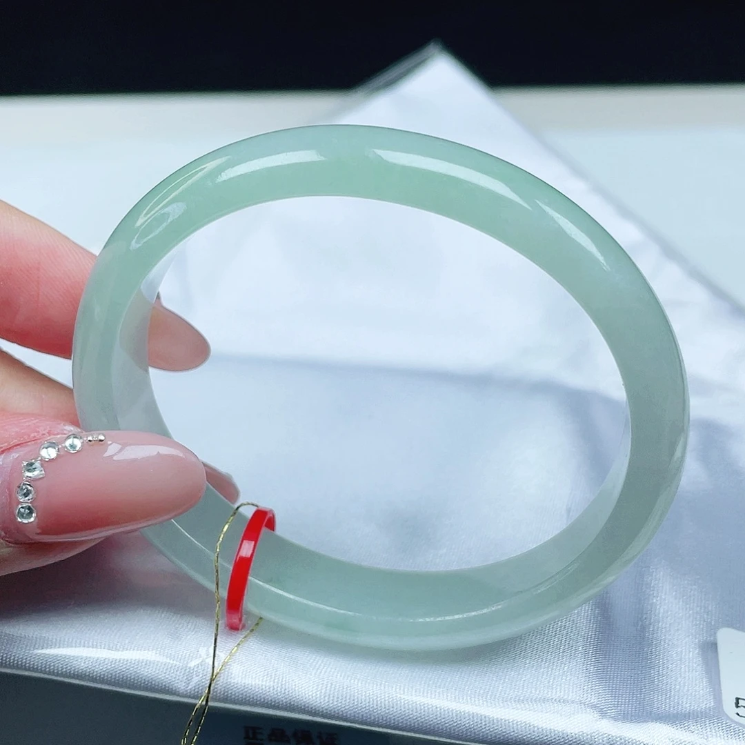 翡翠未镶嵌手镯（贵妃镯）54+圈口