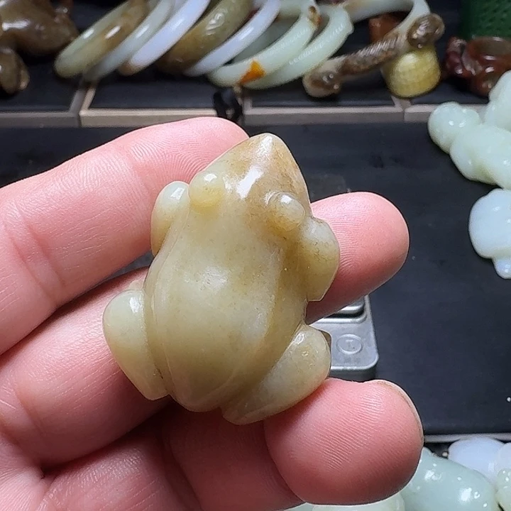 南红玛瑙未镶嵌挂件