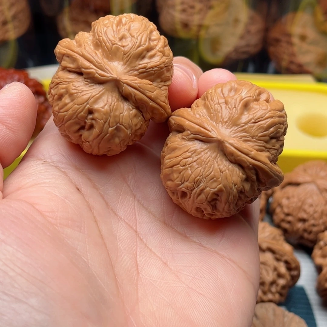 【闪购商品】桃木文玩核桃手把件41元宝