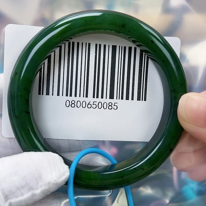 和田玉未镶嵌手镯包容60