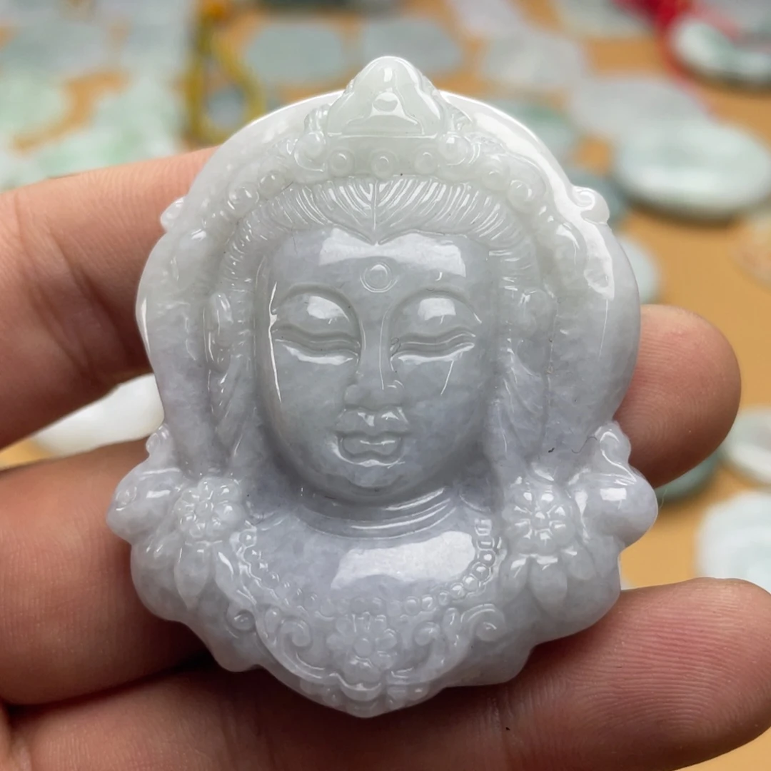 翡翠未镶嵌颈饰观音