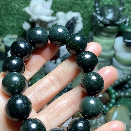 未镶嵌和田玉（糖玉）珠宝半成品
