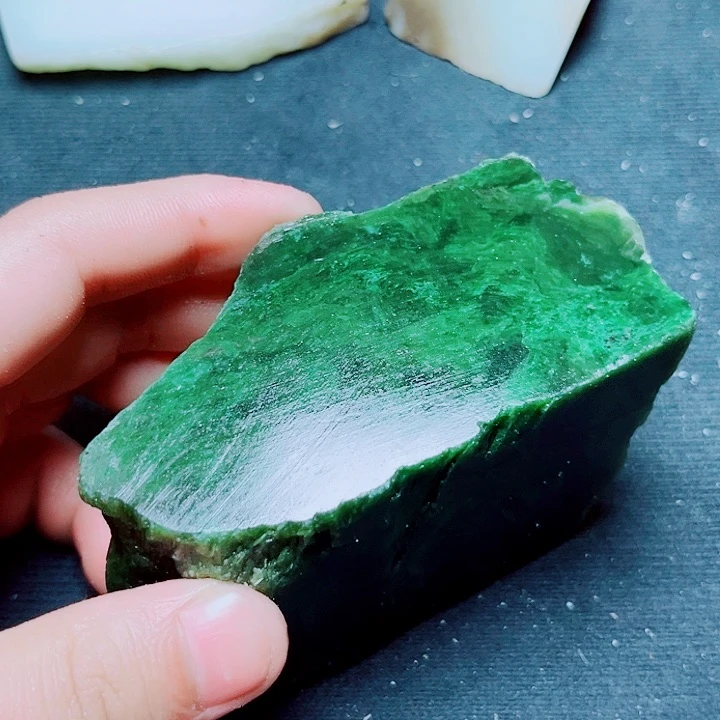 和田玉（糖玉）未镶嵌珠宝奇石