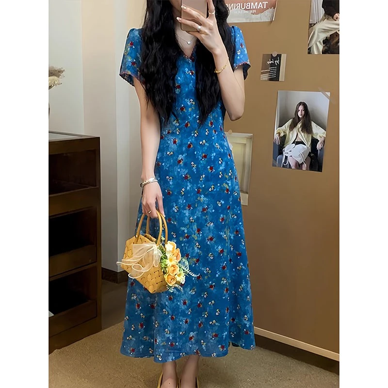 法式气质小清新V领碎花连衣裙女夏季新款设计感海边度假风长裙子