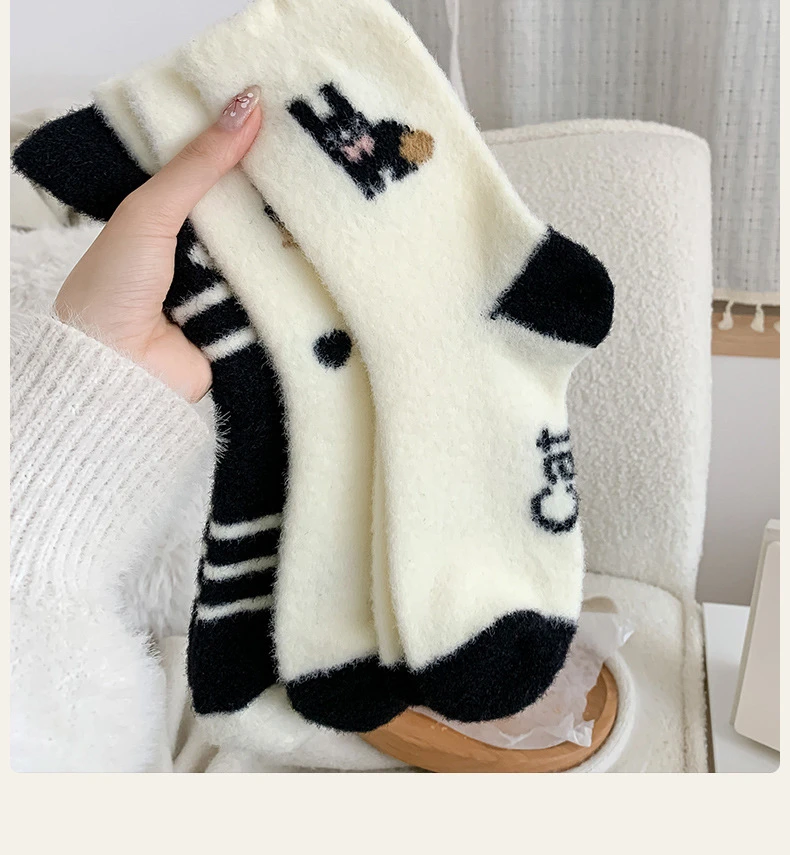 秋冬季袜子女士澳绒加绒加厚抗寒保暖中筒袜卡通日系堆堆袜居家袜