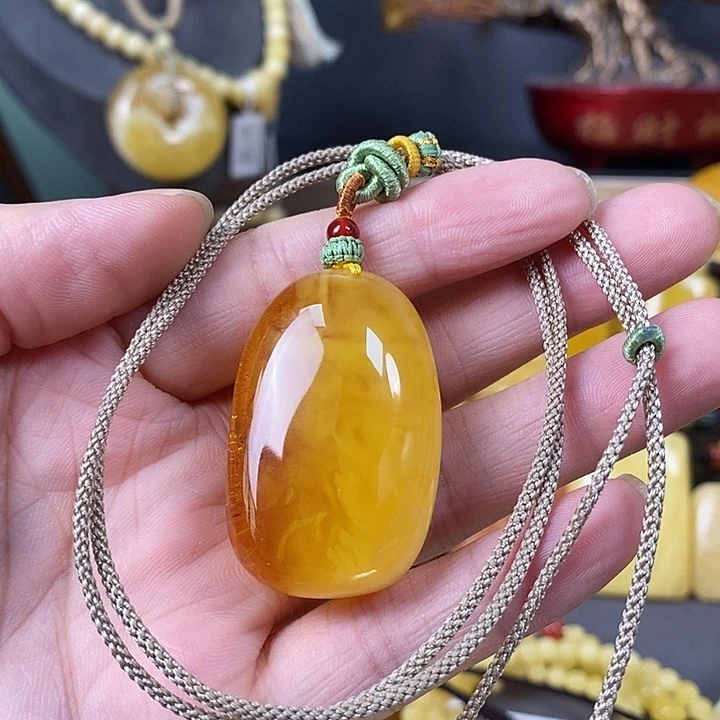 未镶嵌琥珀裸石吊坠