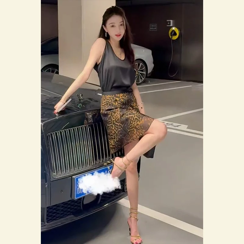 夏装一整套贵气御姐重要场合轻奢高级感女人味巨好看黑色背心套装