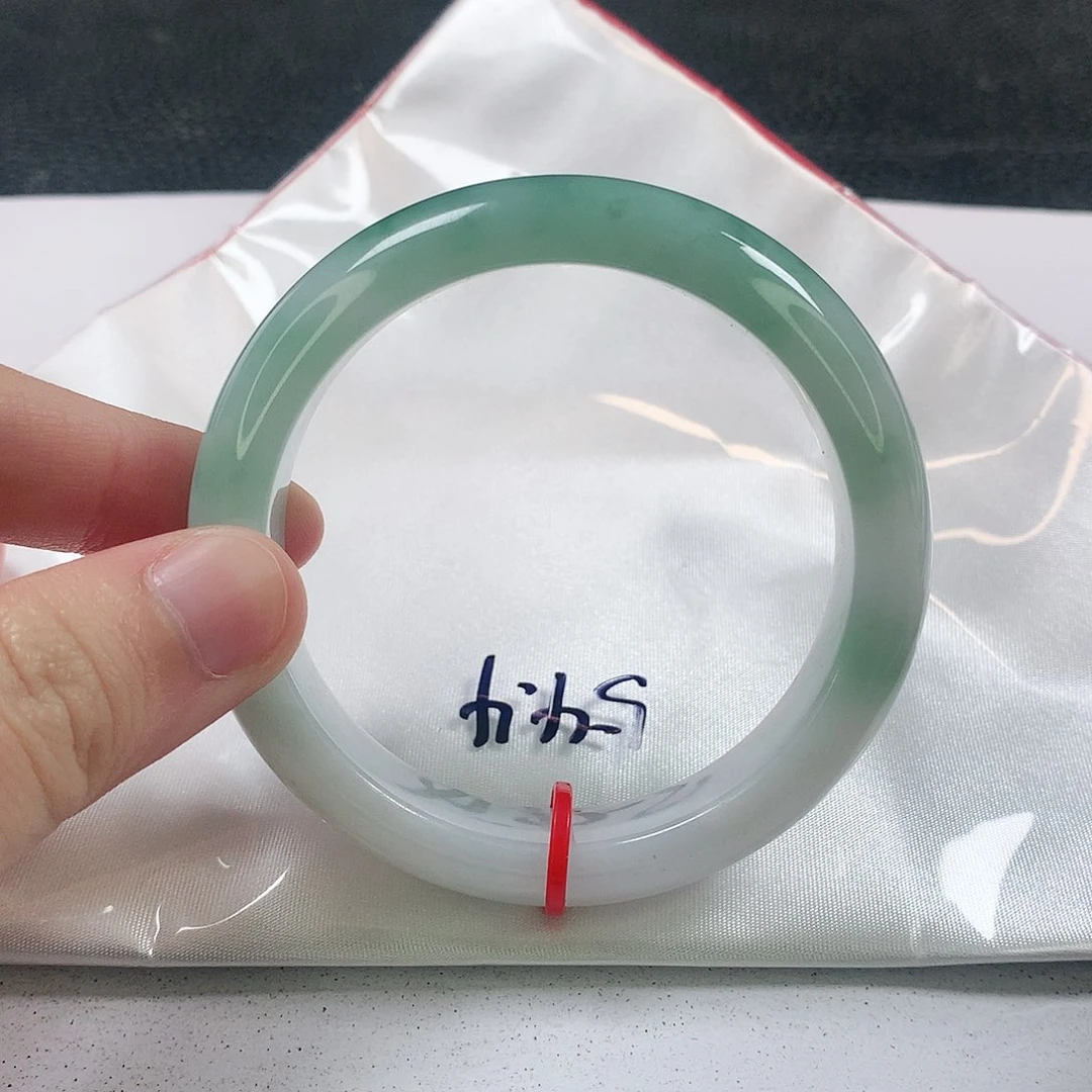 未镶嵌手镯翡翠392