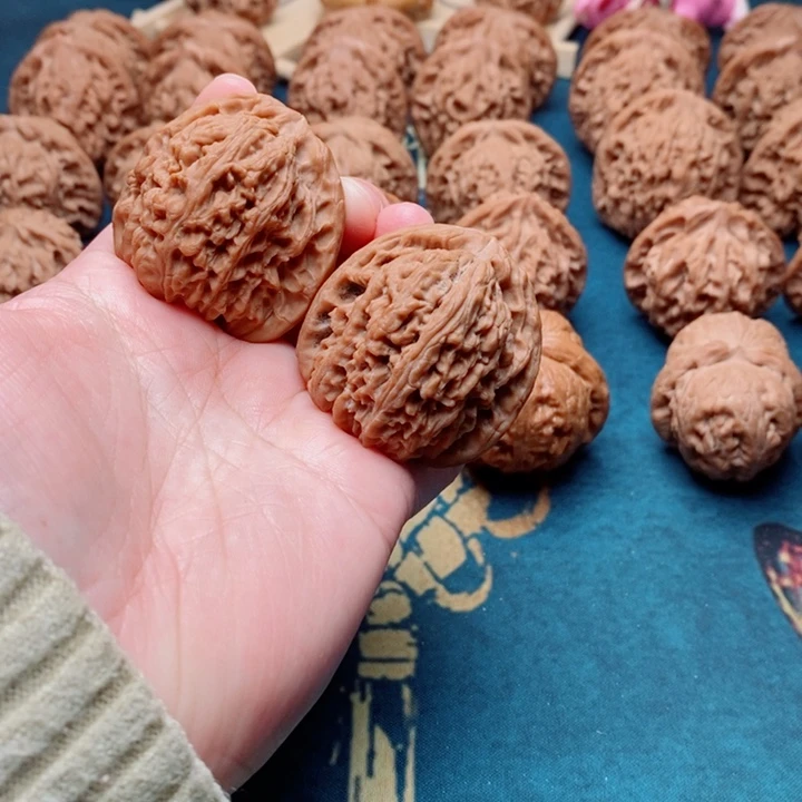 文玩核桃把件南疆石40