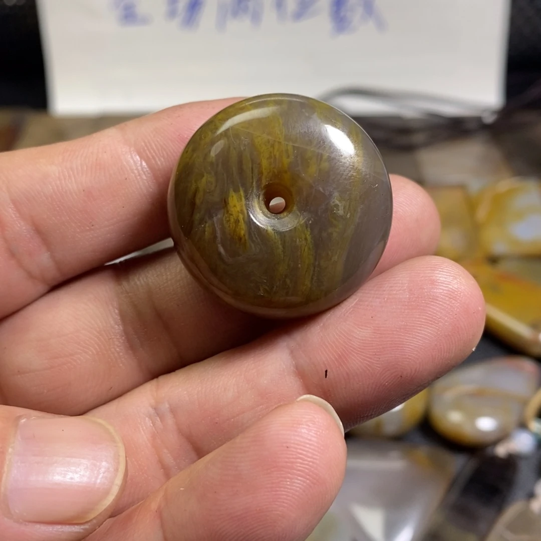 硅化玉未镶嵌颈饰树化玉平安扣