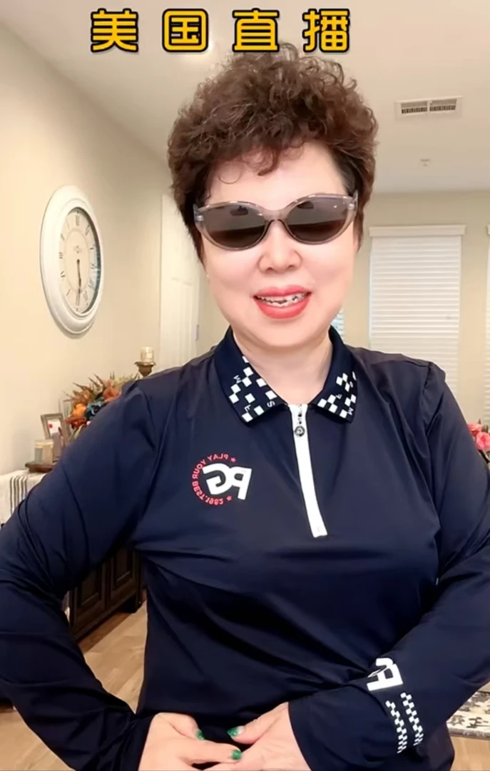 张月老师同款   T恤