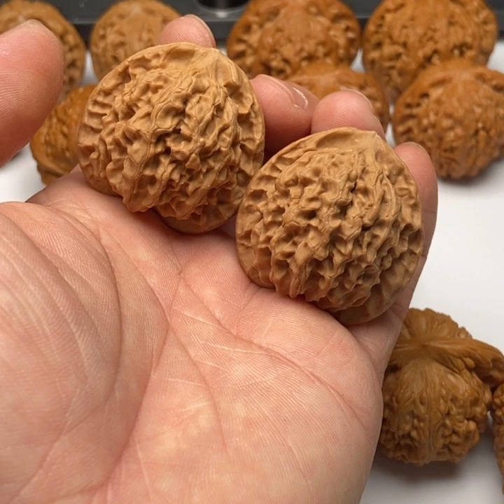 39秦公子文玩核桃