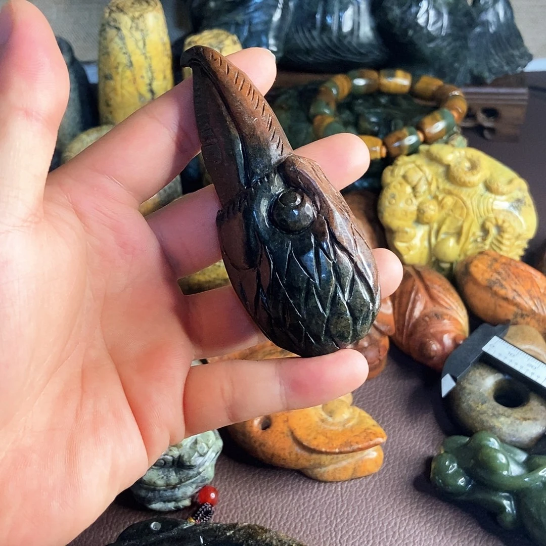 未镶嵌岫岩河磨玉（透闪石质玉）挂件