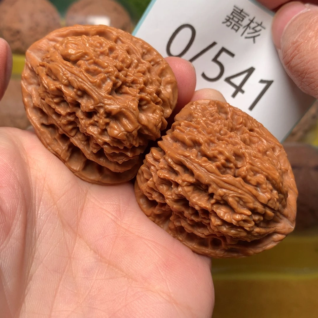 文玩核桃把件炮弹南疆石40