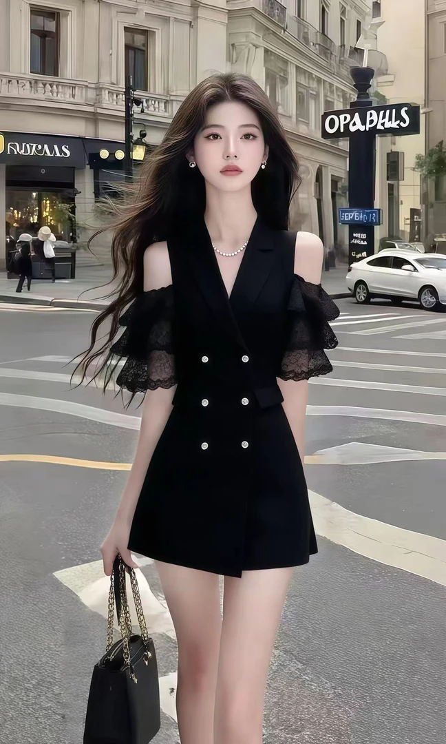 新款时尚轻奢温柔知性风黑色V领露肩收腰设计感连衣裙女小众显瘦