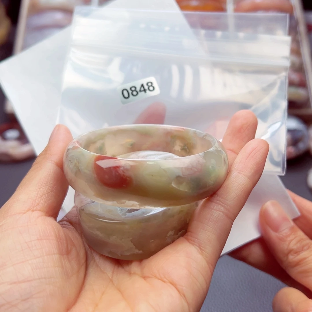 手镯玛瑙/玉髓未镶嵌余*