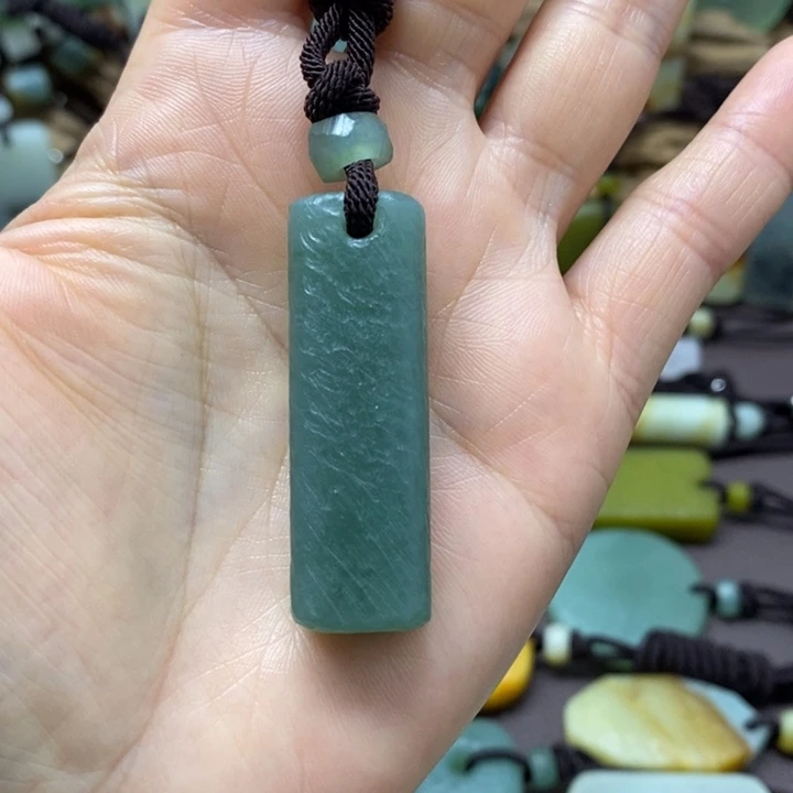 蛇纹石玉未镶嵌挂件