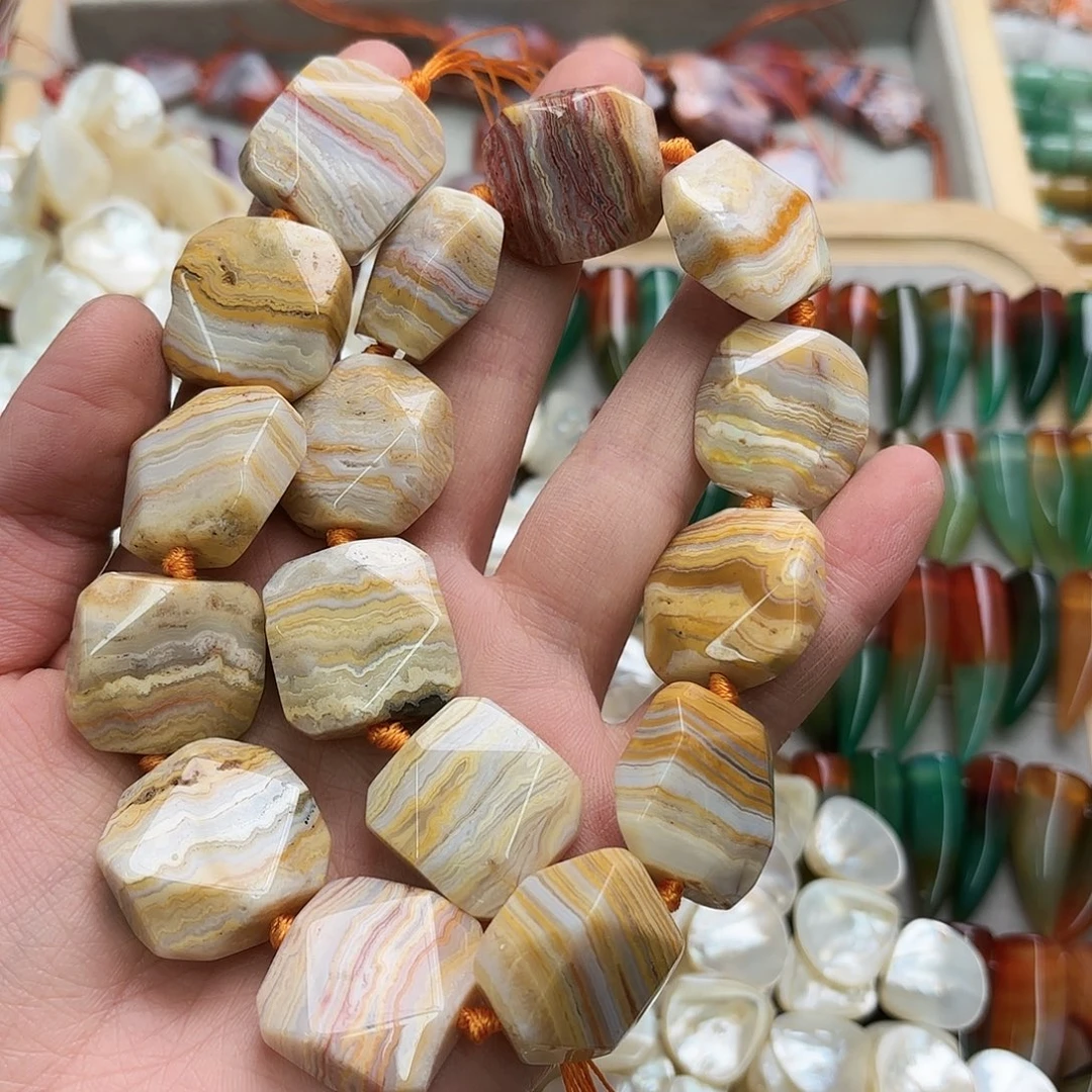 阿***噜玛瑙/玉髓未镶嵌珠宝半成品玛瑙