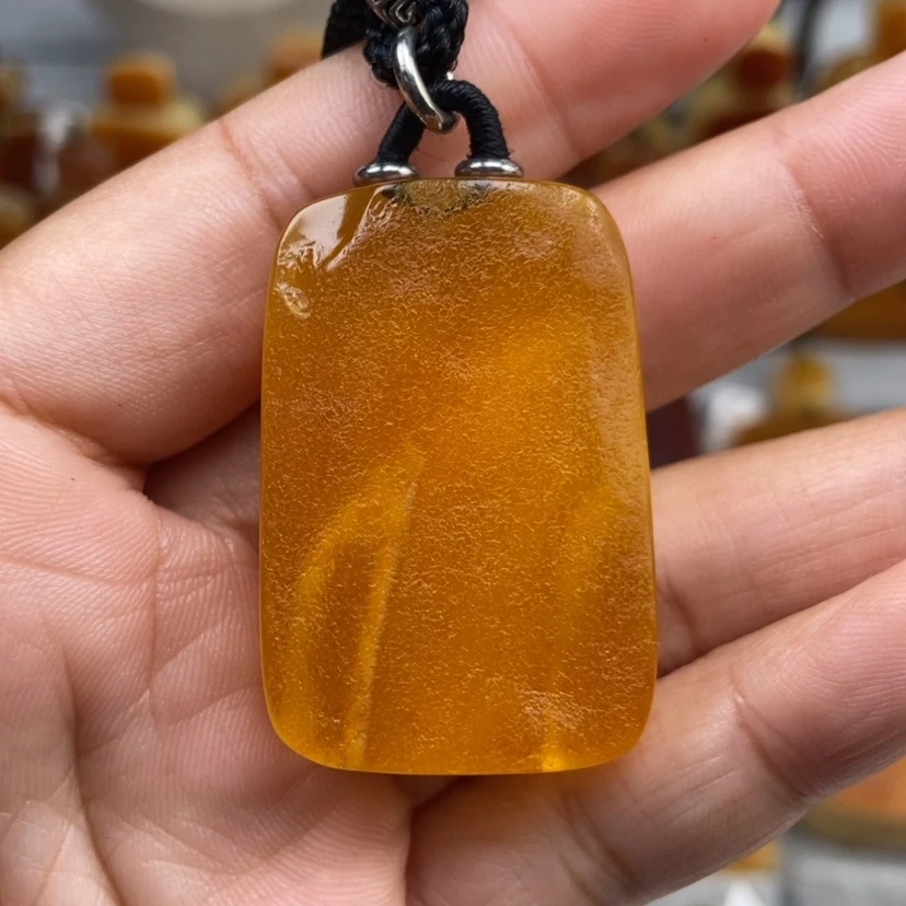 【闪购商品】琥珀颈饰未镶嵌