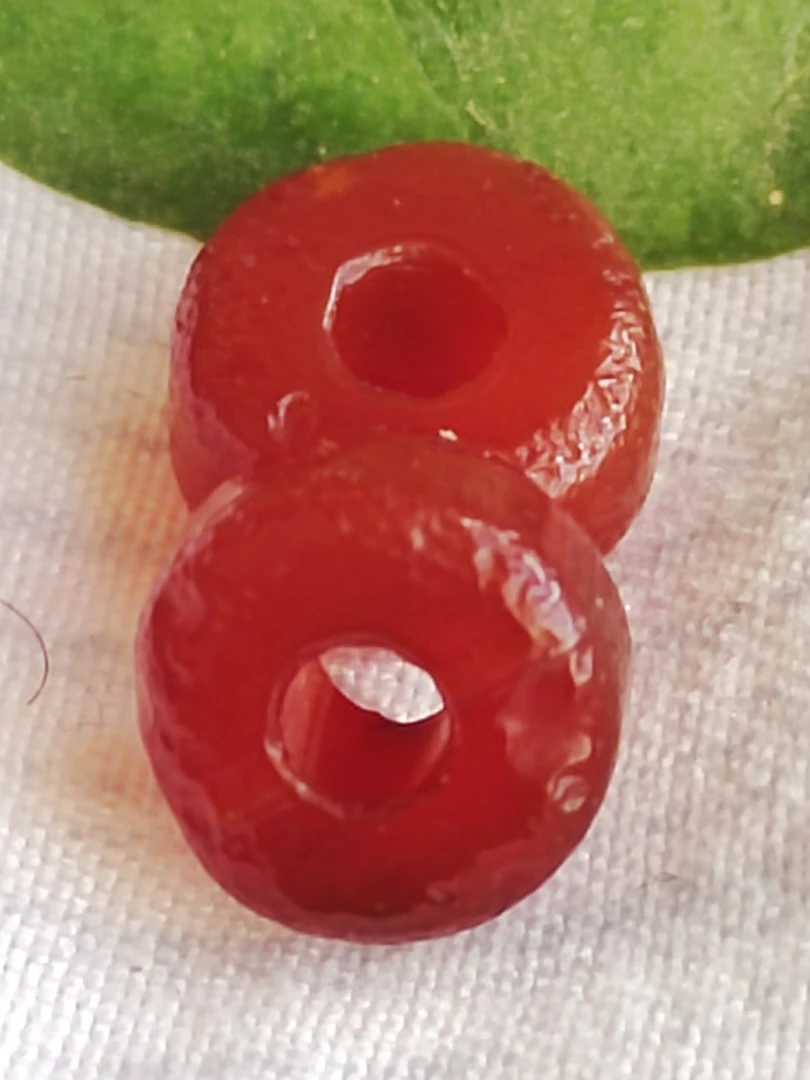 静雅古珠一玛瑙吊坠一对