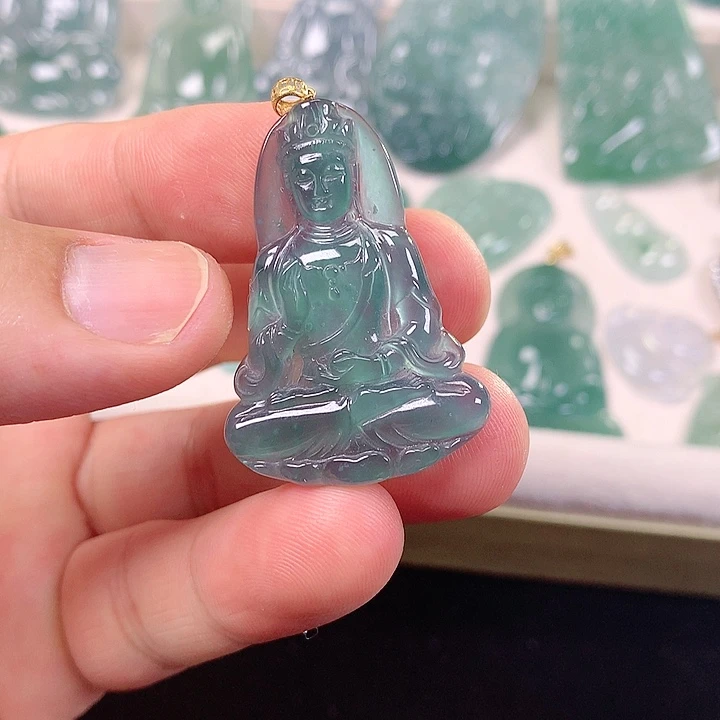 翡翠18K金镶嵌颈饰翡翠