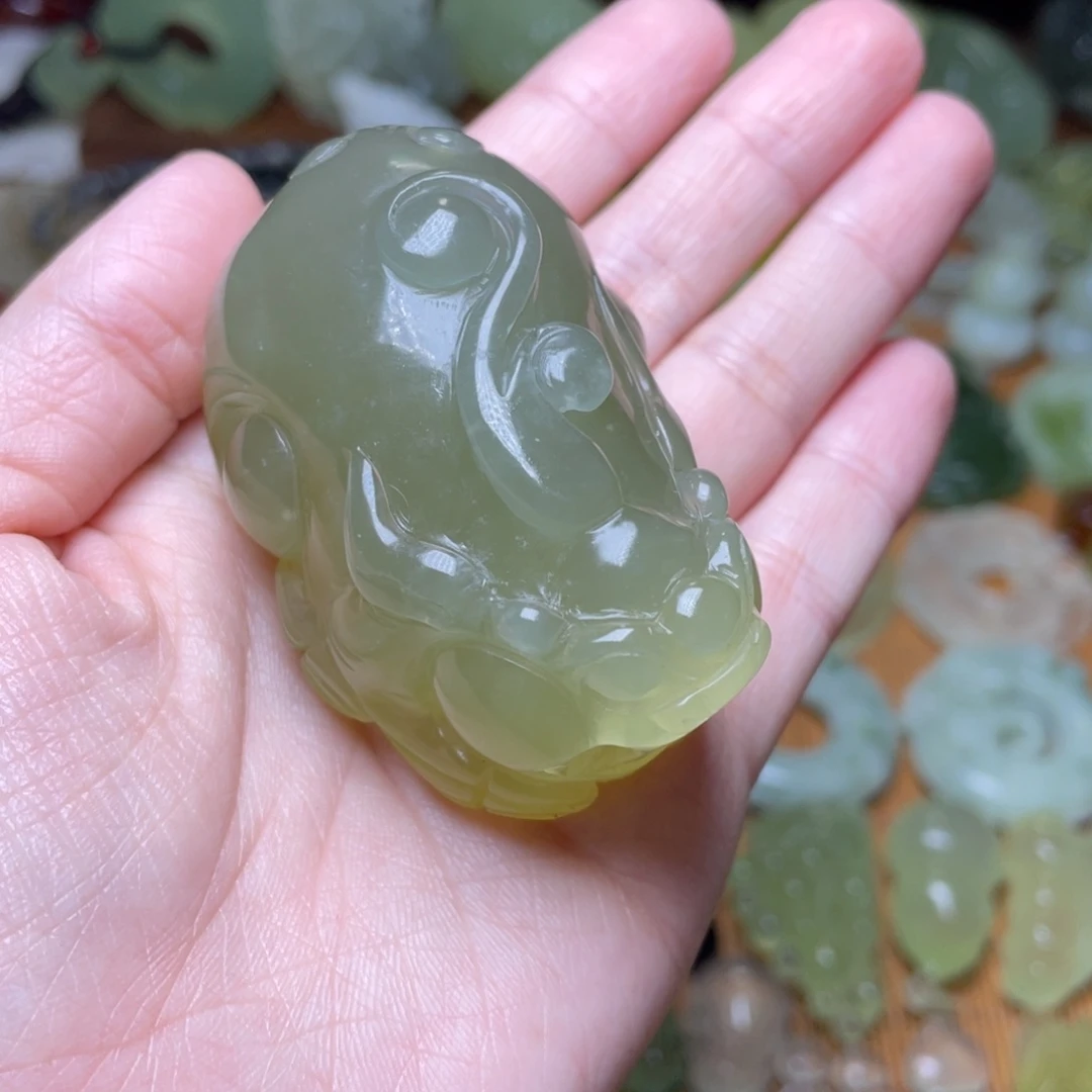 蛇纹石玉未镶嵌手把件