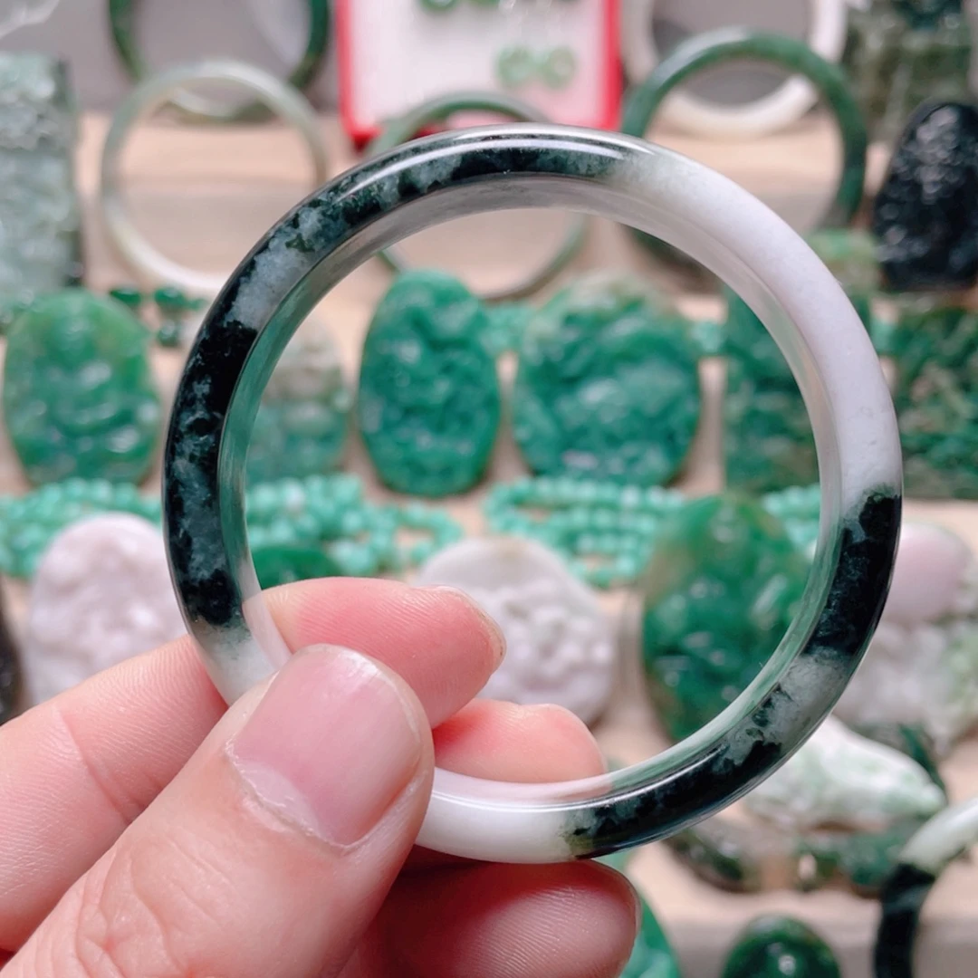 独山玉未镶嵌手镯