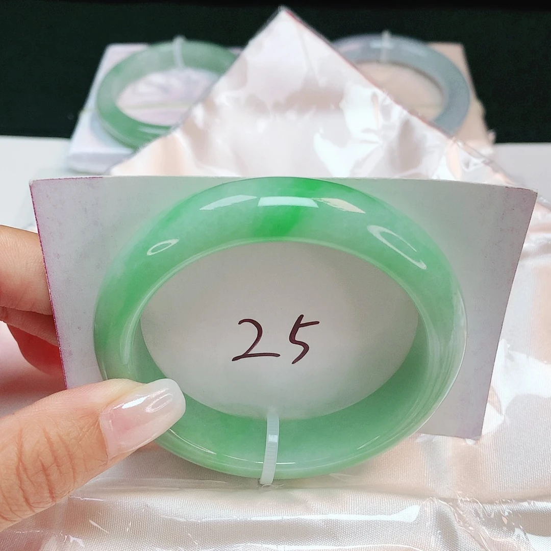翡翠未镶嵌手镯 正圈55+