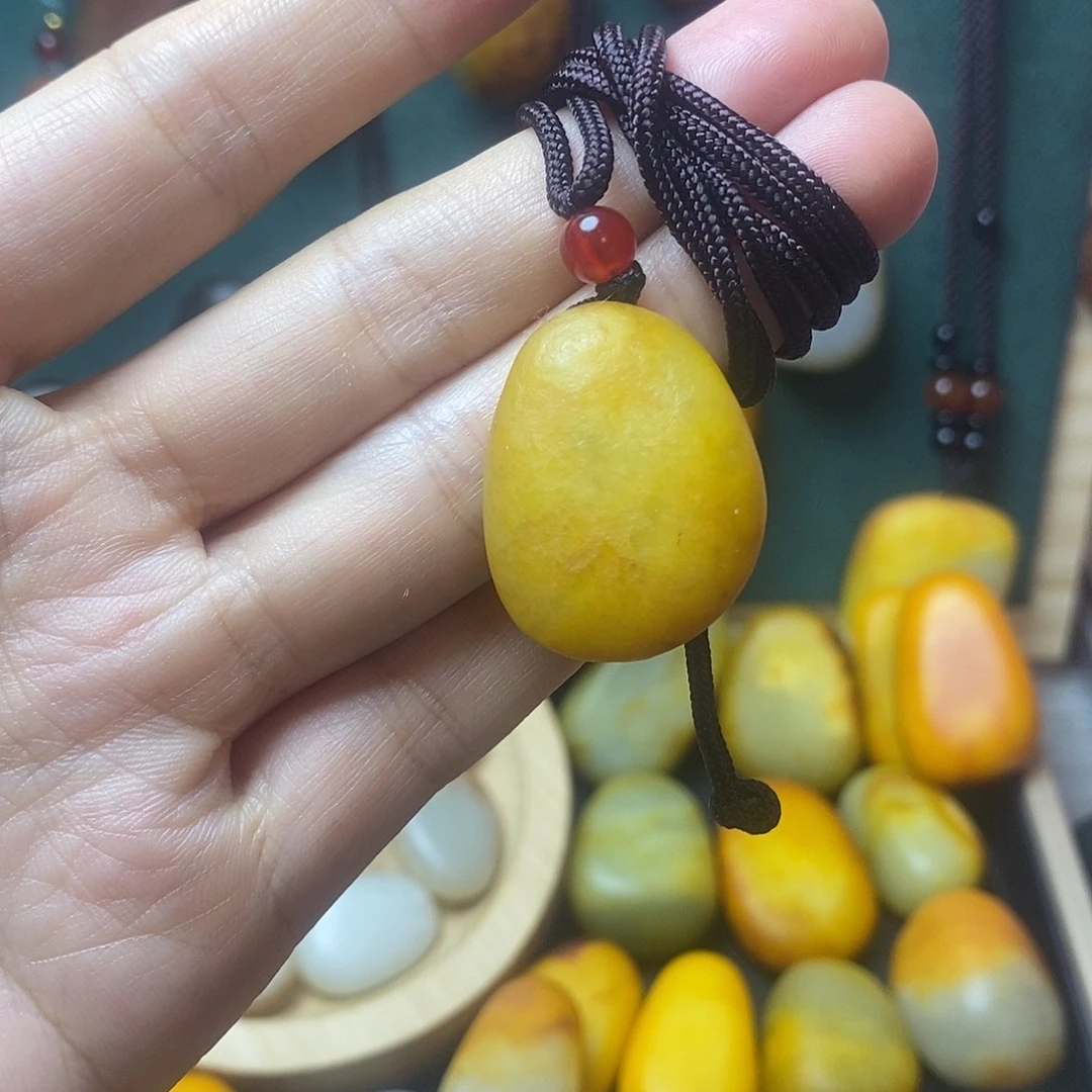 和田玉（糖玉）未镶嵌挂件