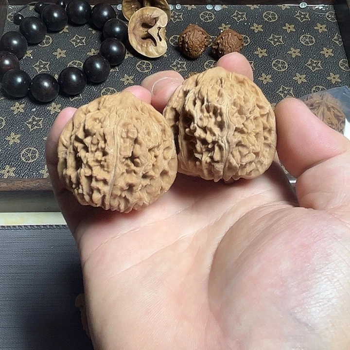 冀***瑞吊坠文玩核桃四座楼