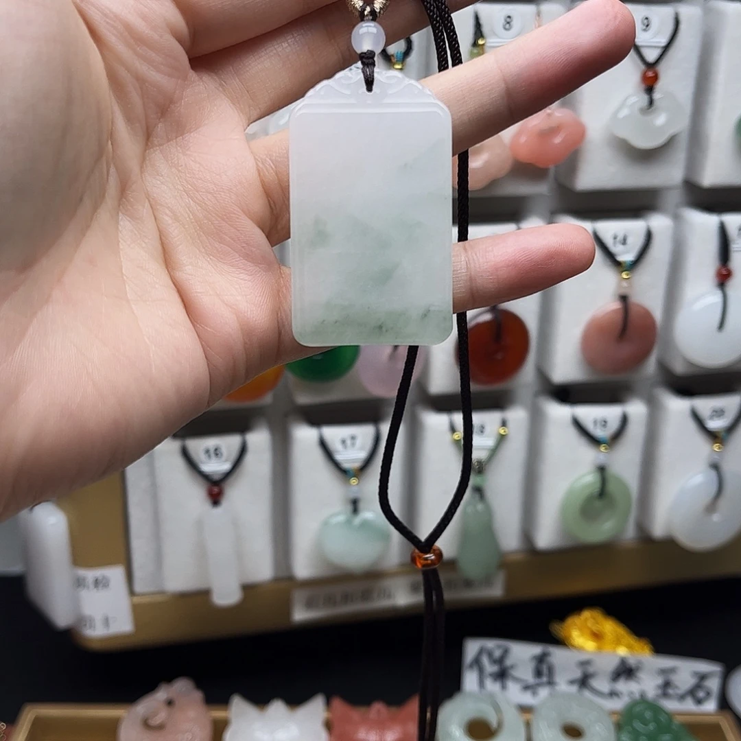 石英质玉未镶嵌颈饰