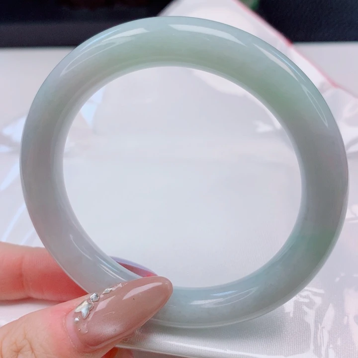 翡翠未镶嵌手镯（圆镯）