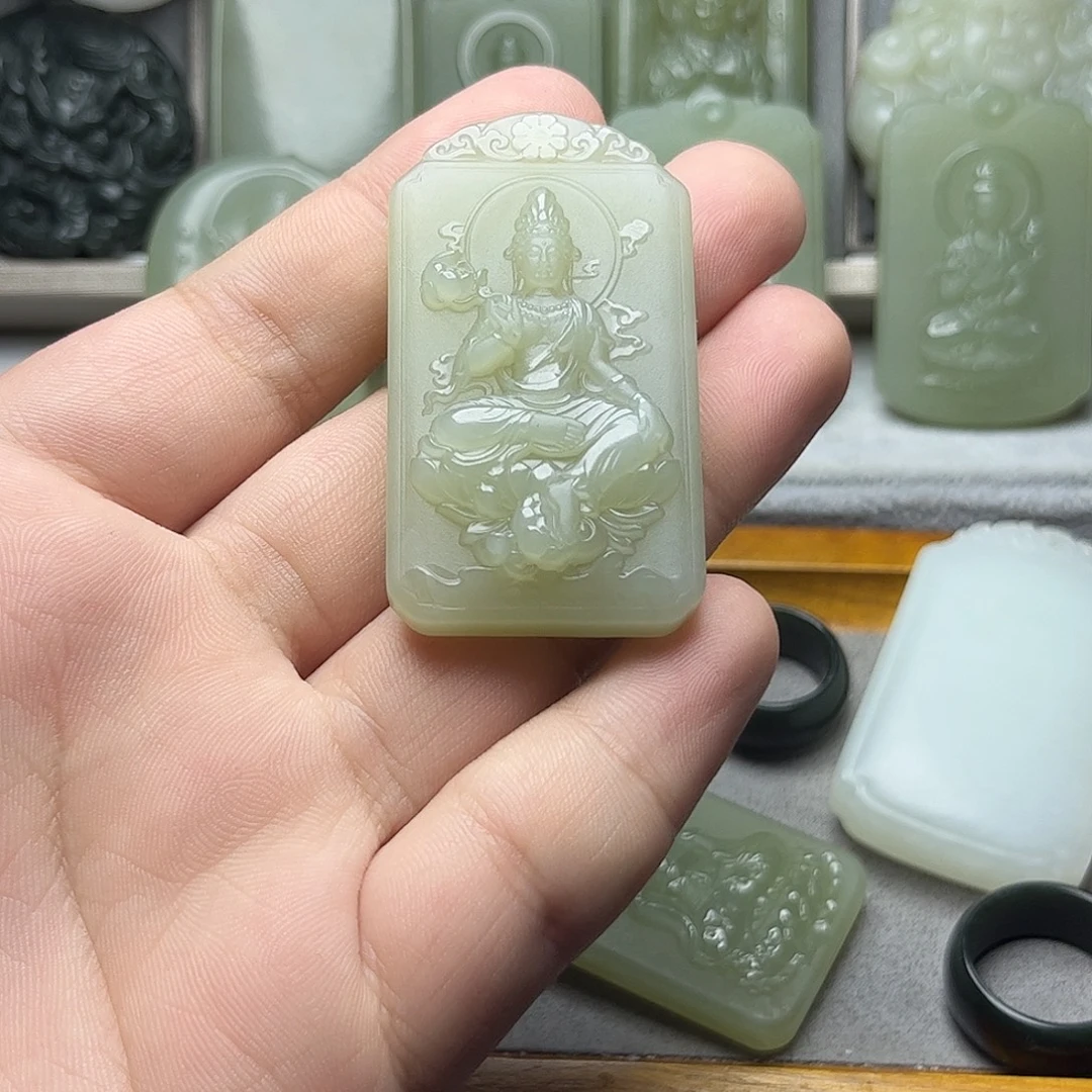 颈饰未镶嵌和田玉