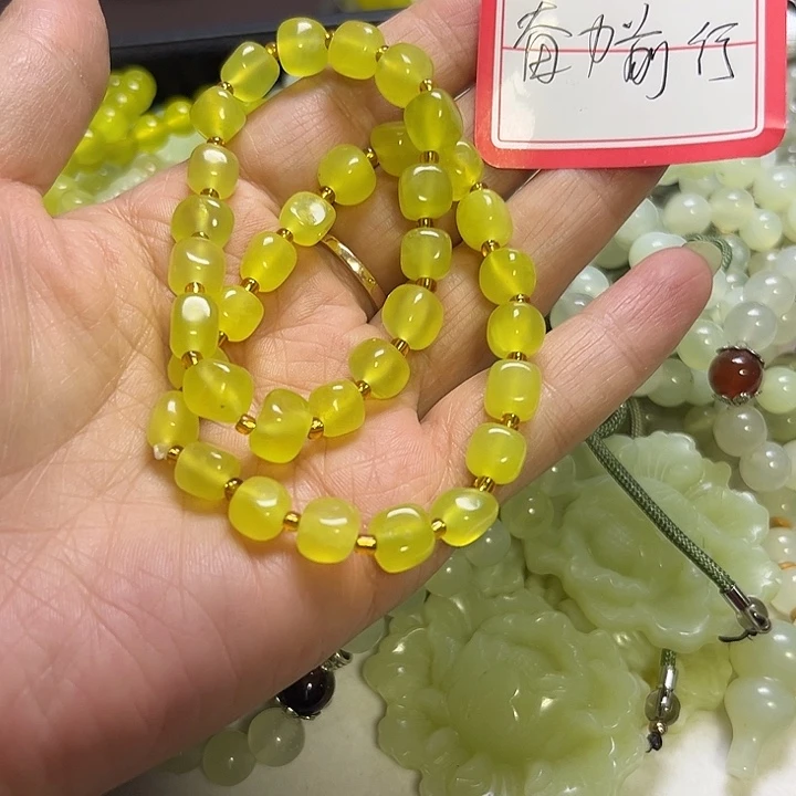 未镶嵌蛇纹石玉颈饰