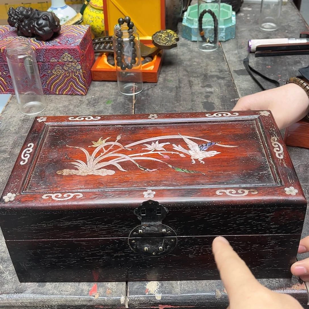 大叶紫檀（黑酸枝木类）