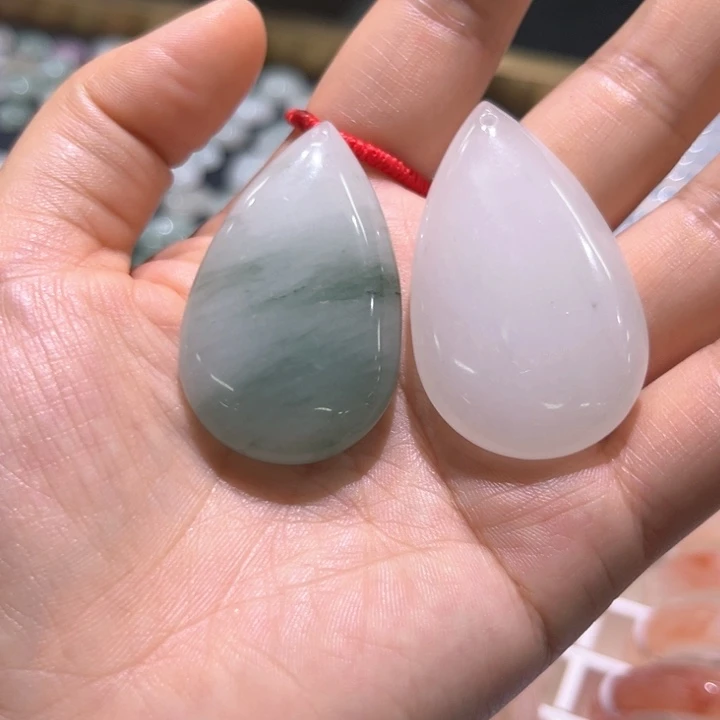 石英质玉未镶嵌颈饰
