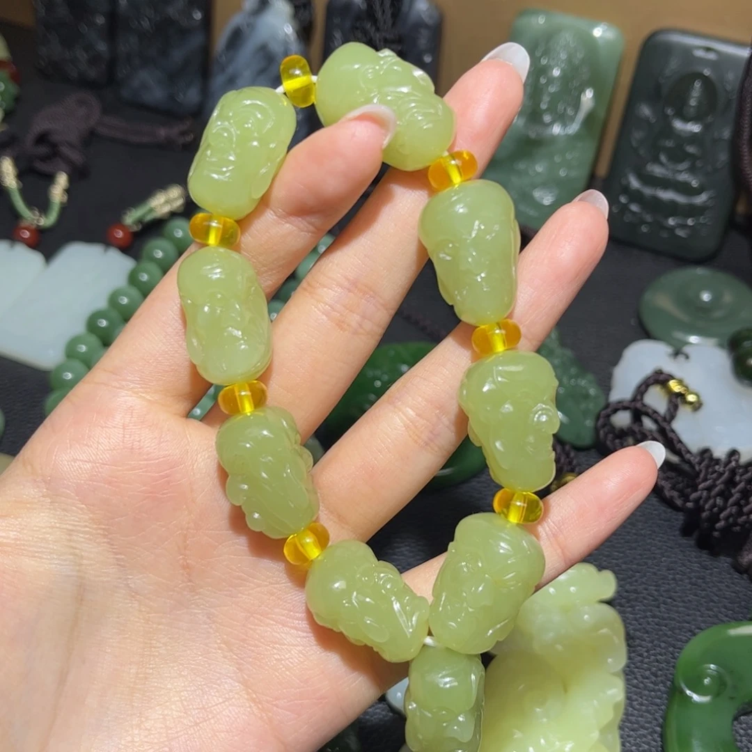 天***了和田玉未镶嵌颈饰