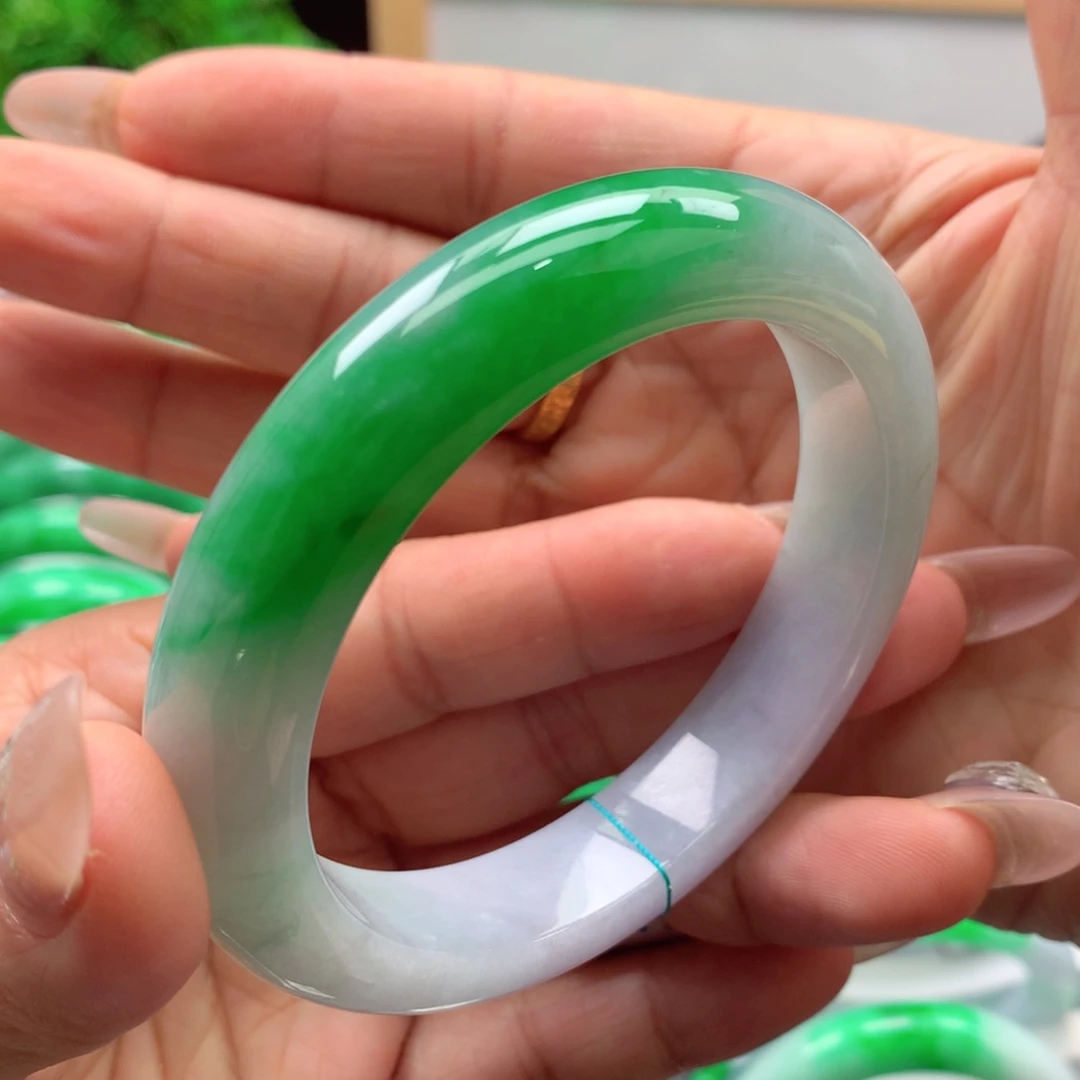 未镶嵌手镯翡翠缅甸