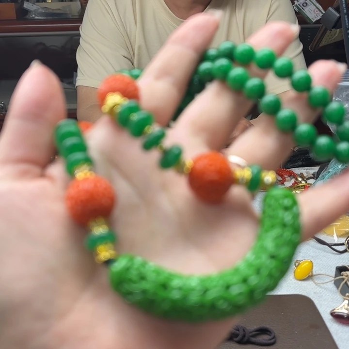 翡翠未镶嵌颈饰8888999899998