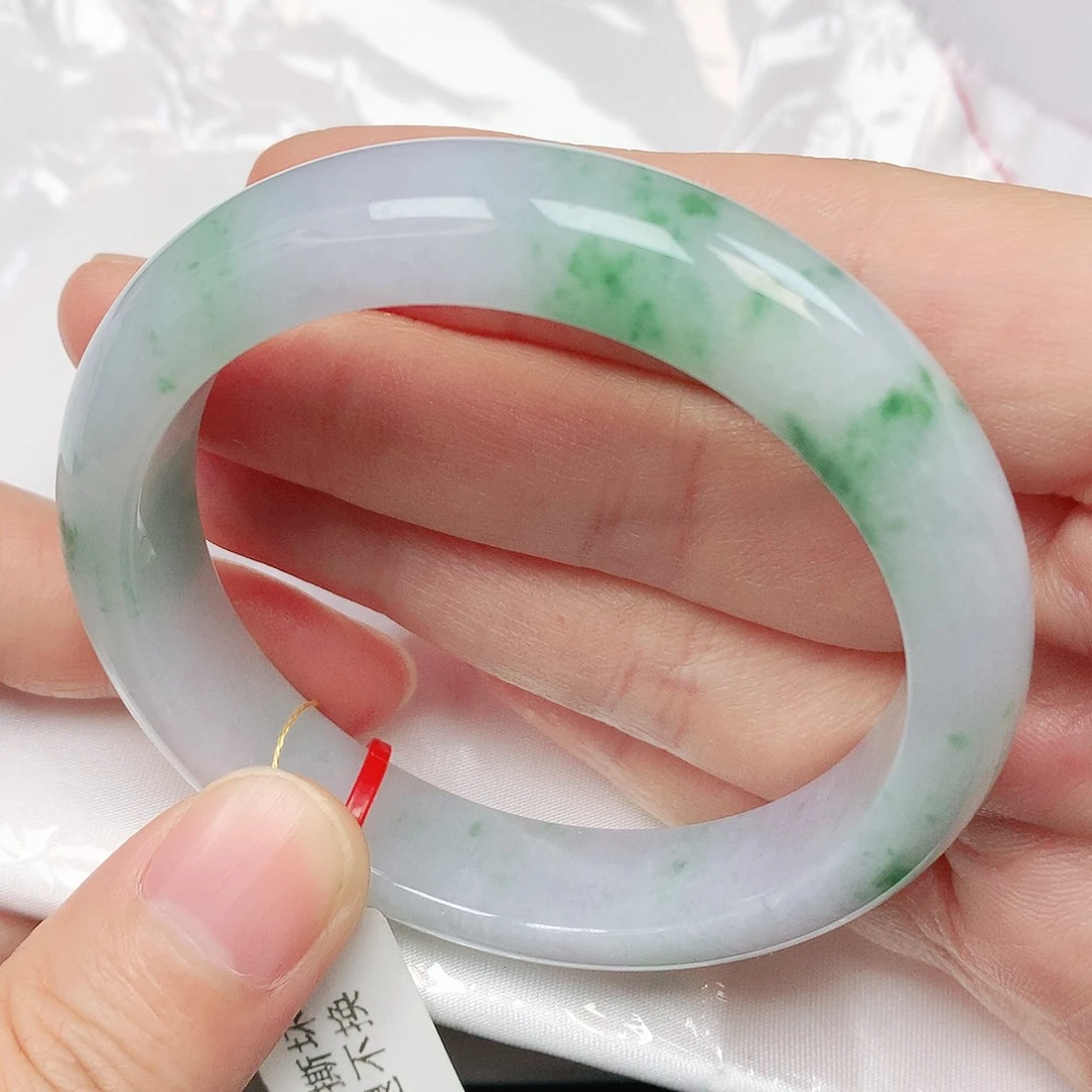 翡翠手镯未镶嵌抖音556